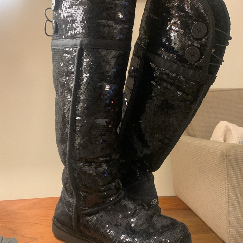 RARE OVER THE KNEE BLACK SEQUINED UGGS UGG BOOTS.